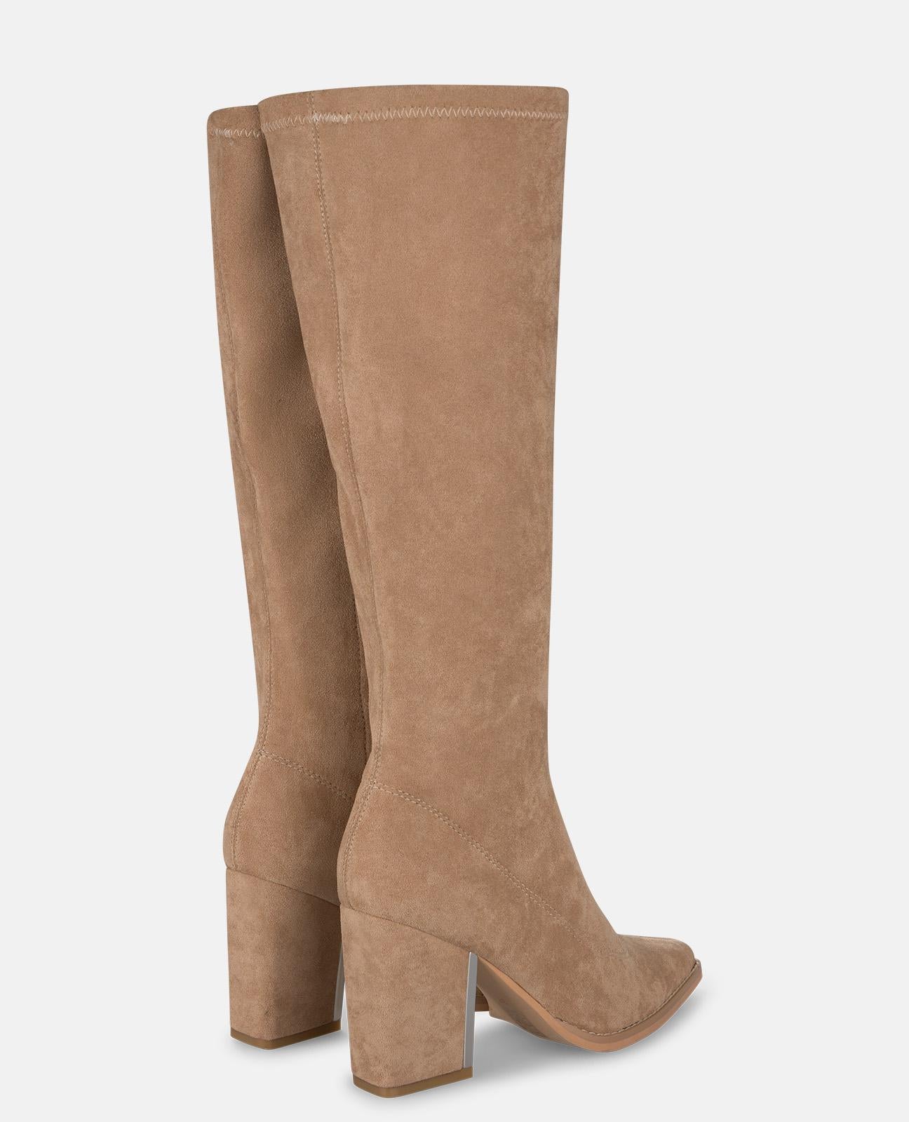 BOTA TACÓN CUADRADO