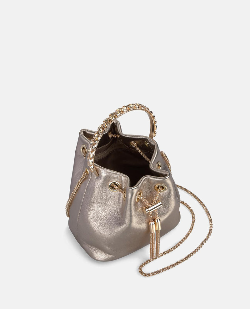 HANDTASCHE MIT STRASSBESETZTEM GRIFF