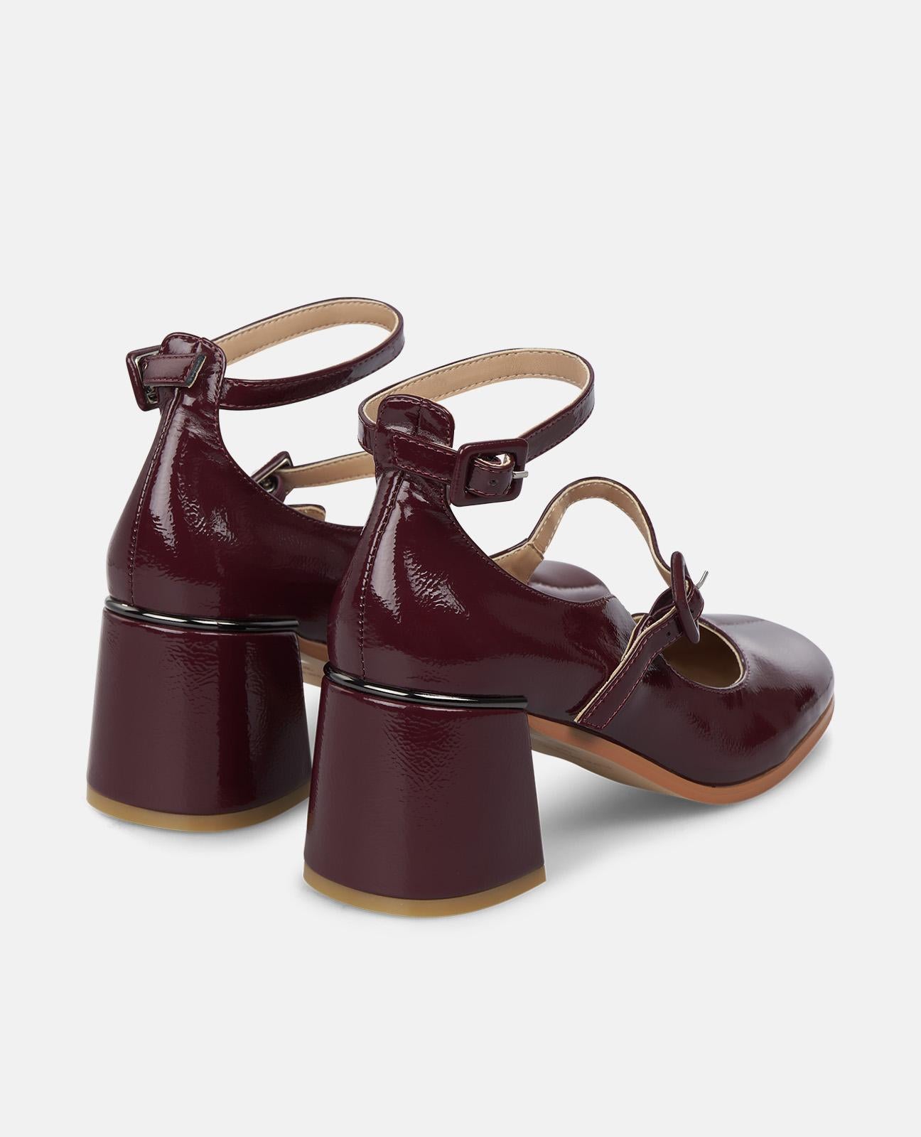 ZAPATO TACÓN ANCHO HEBILLAS