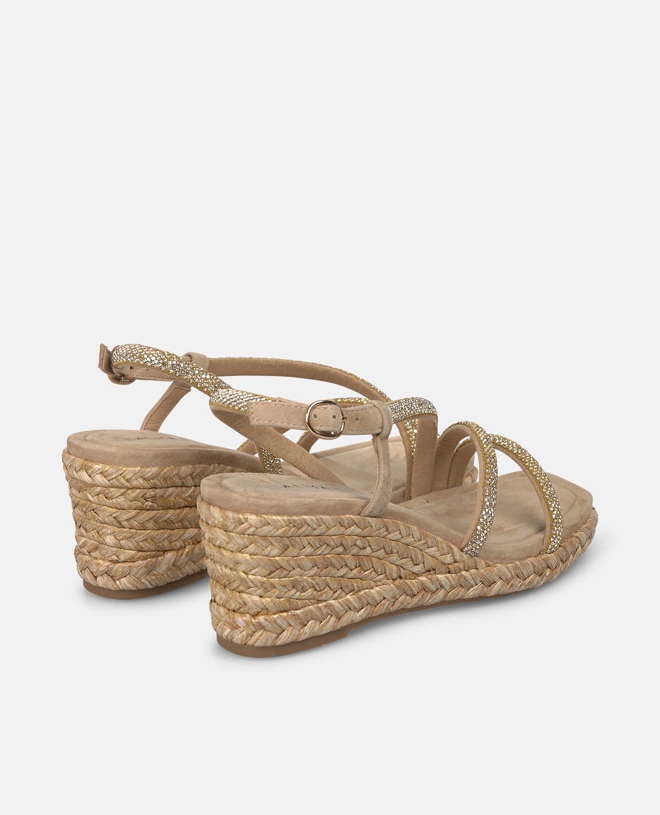 SANDALIA CUÑA TUBULAR ALTURA MEDIA