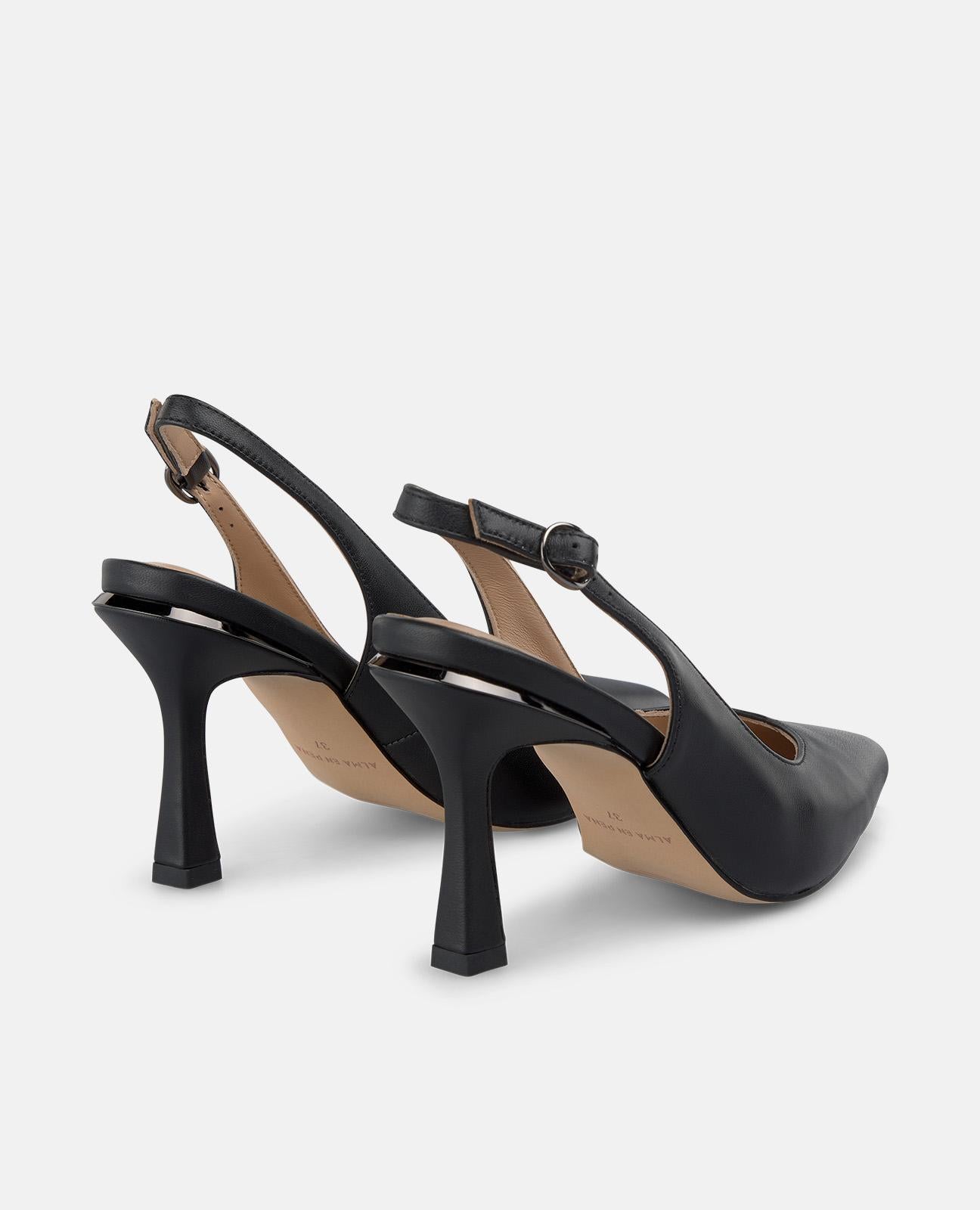 SONDERAUSSTELLUNG FÜR ABGESCHÄRFTES LEDER