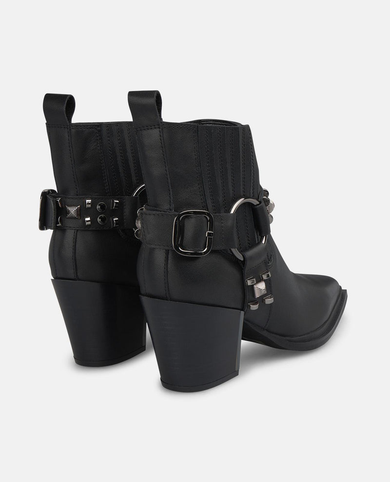 BOTÍN TACHAS TACÓN