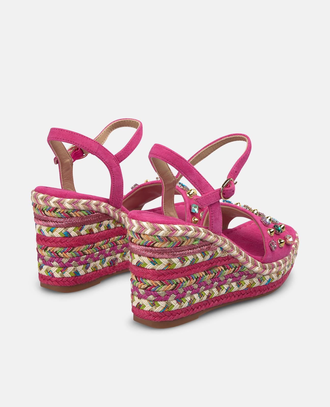 SANDALIA DE ESPARTO CON PEDRERIA EN LA CUÑA