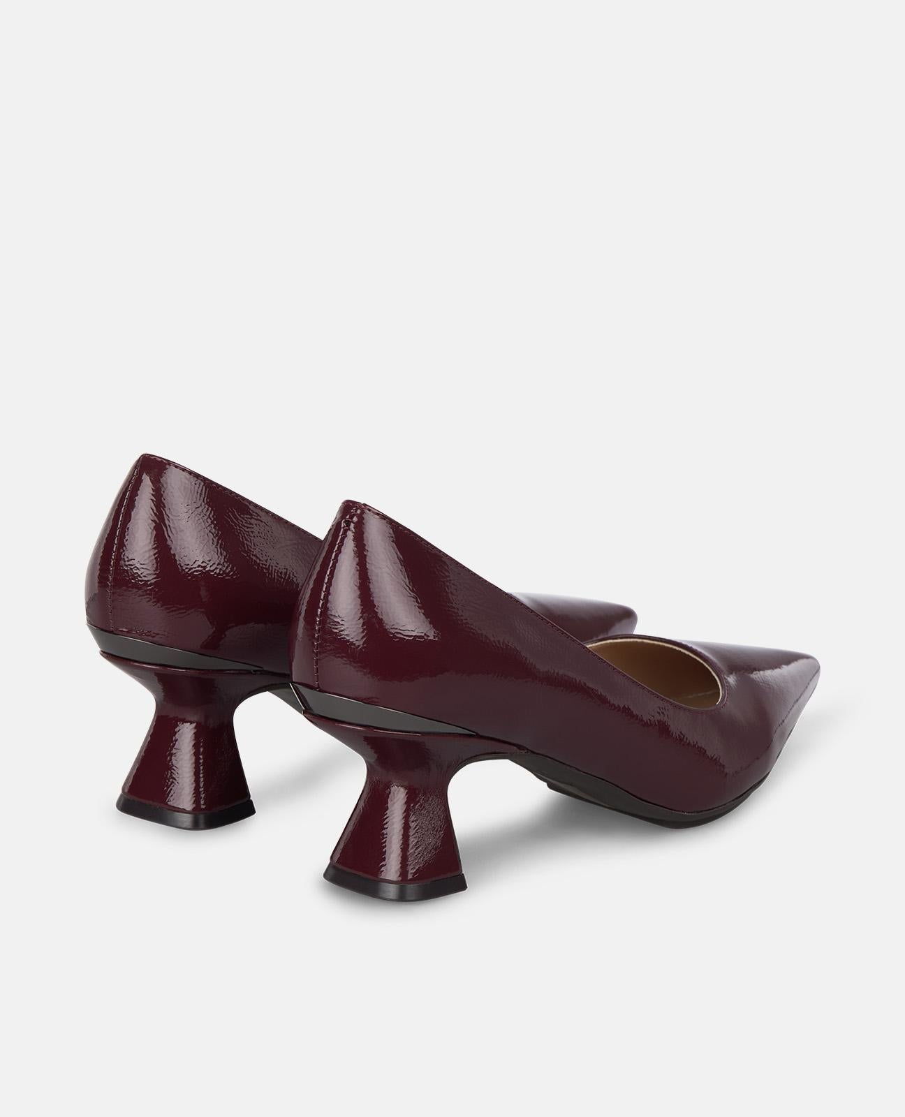 ZAPATO TACÓN BAJO DETALLE