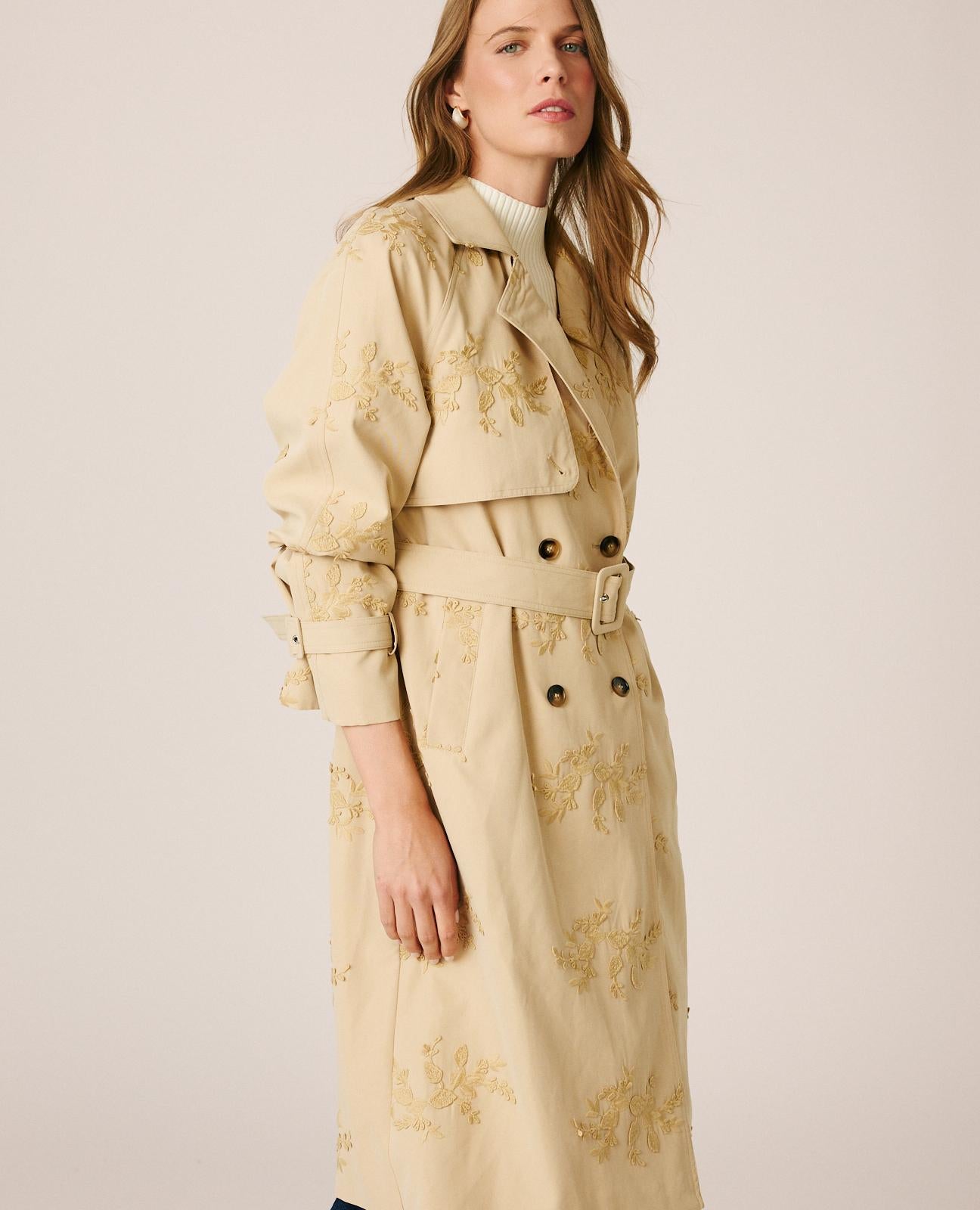 TRENCH BORDADO FLORAL