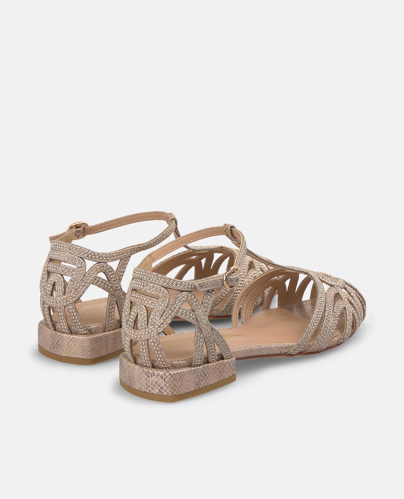 T-Shaped Beaded Crab Cage