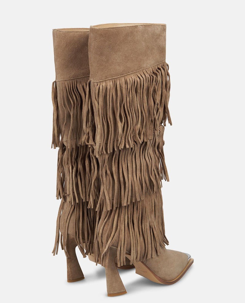 BOTA CUBIERTA DE FLECOS