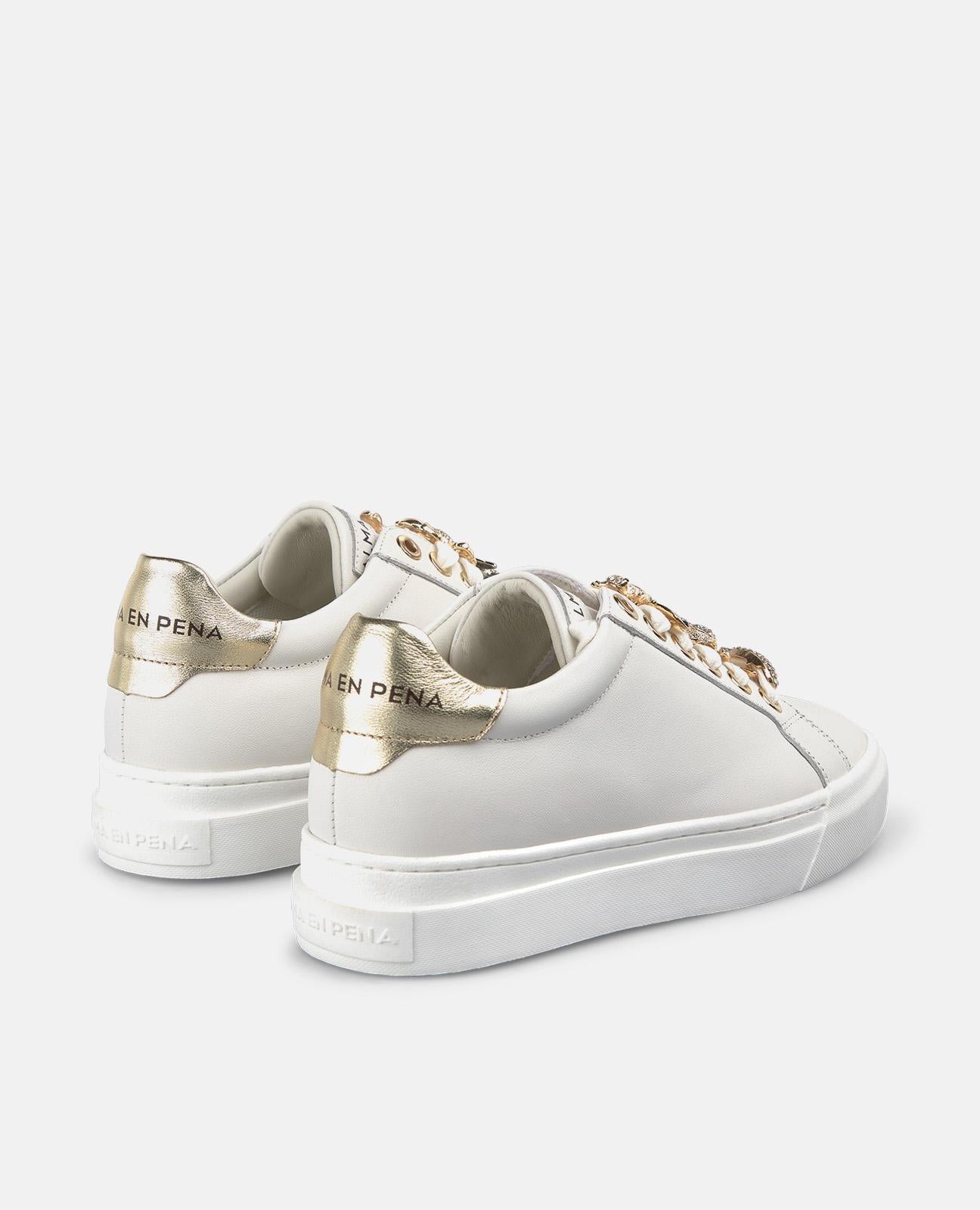 DEPORTIVA DETALLE CORDONES