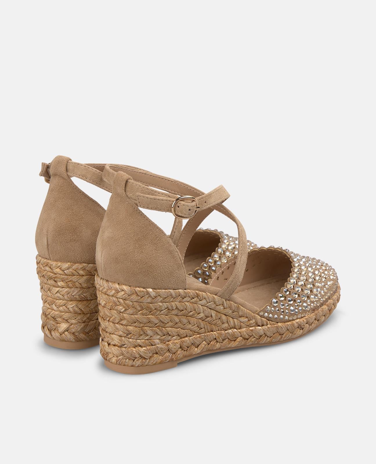 ZAPATO DE CUÑA CON ESPARTO CUERPO METALIZADO