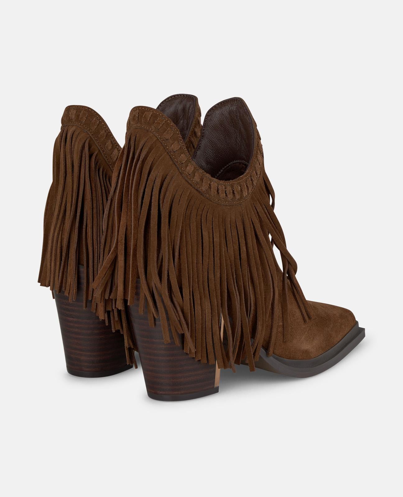 BOTINS COMPRIDOS COM FRANJAS