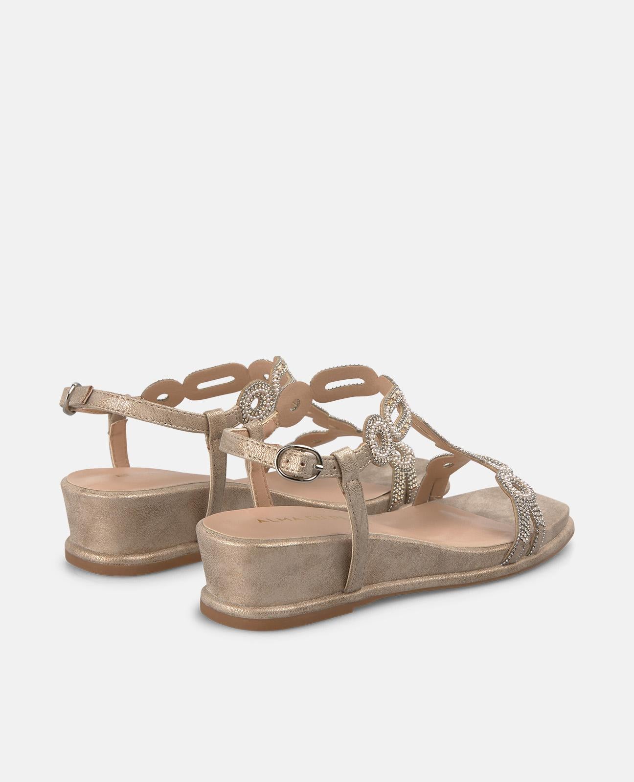 SANDALIA DE PLATAFORMA BAJA CON DETALLE CIRCULAR