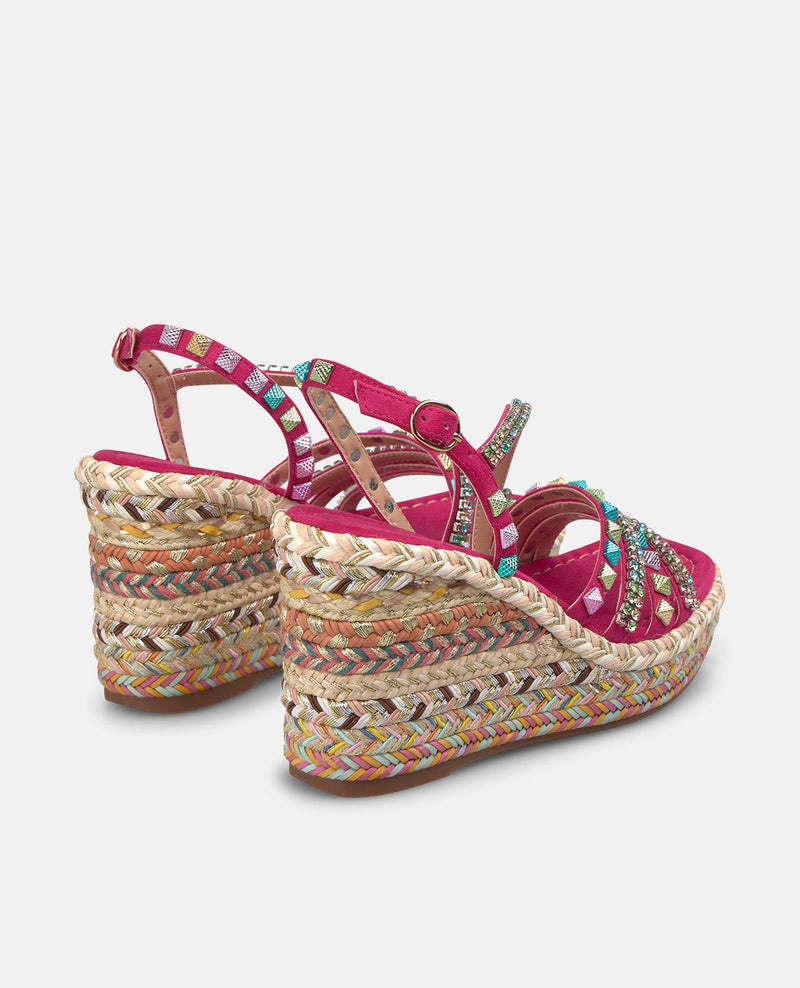 SANDALIA PLATAFORMA ESPARTO CON TRIPLE TIRA CON TACHAS