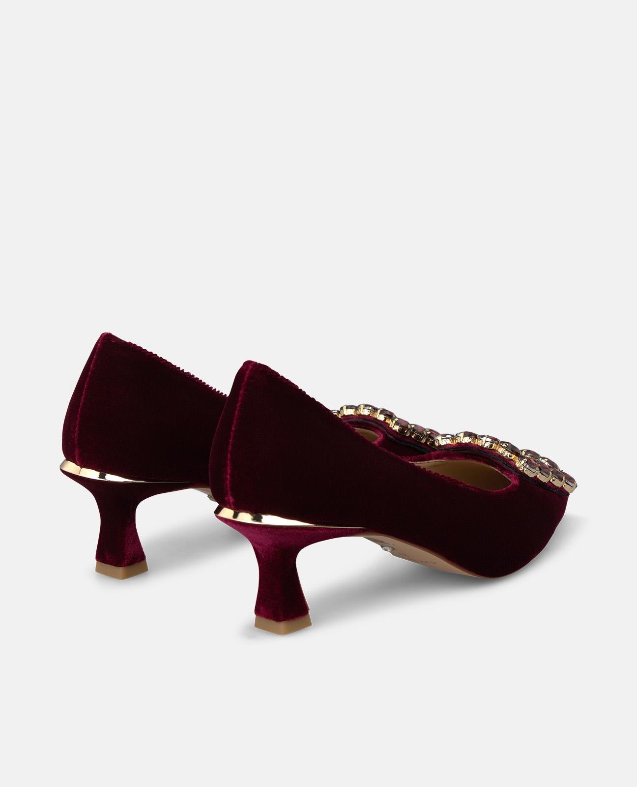 ZAPATO TACÓN TERCIOPELO CON ADORNO
