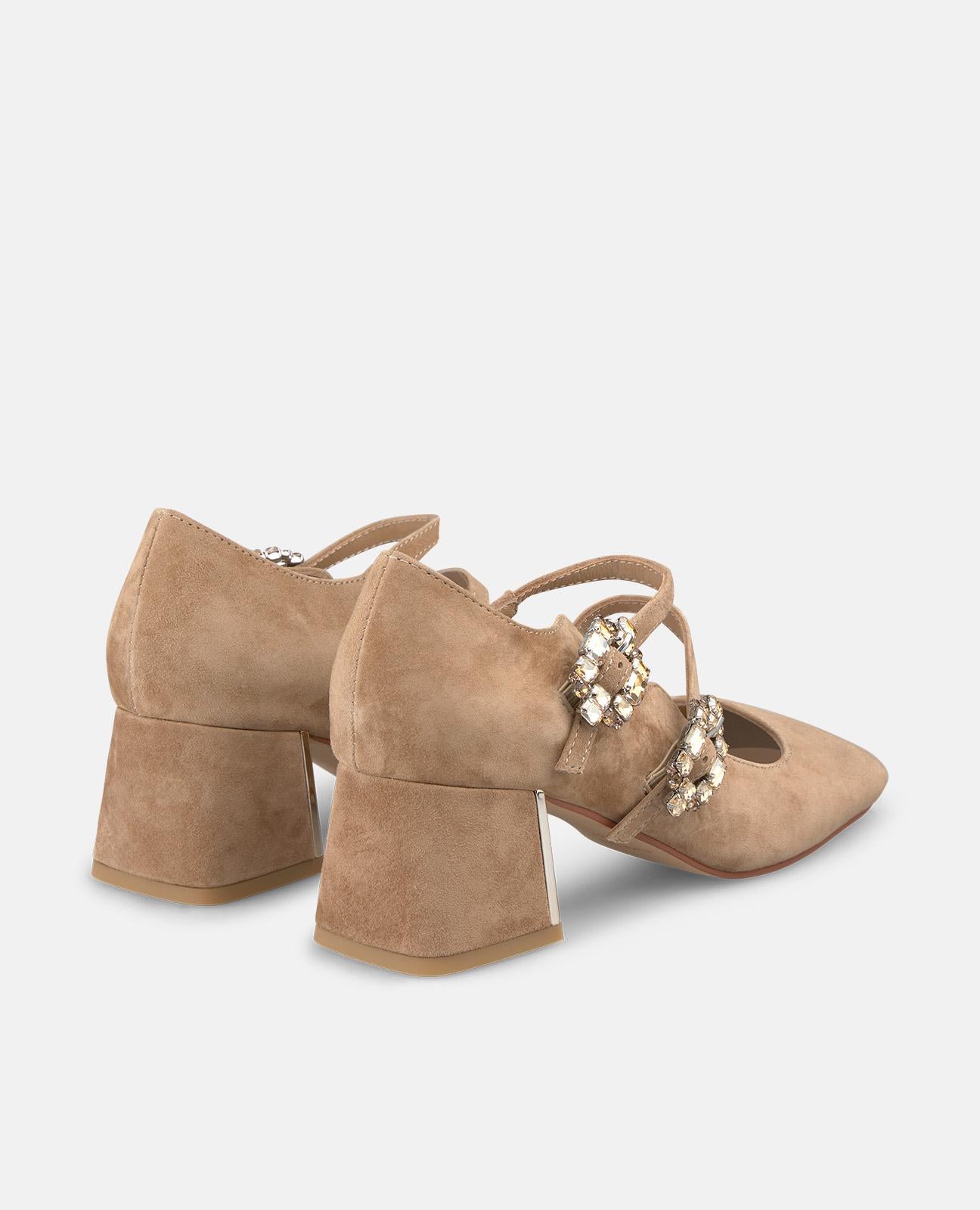 CHAUSSURE À BOUCLES