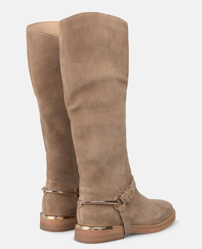 FLACHER STIEFEL MIT METALLIC-DETAILS