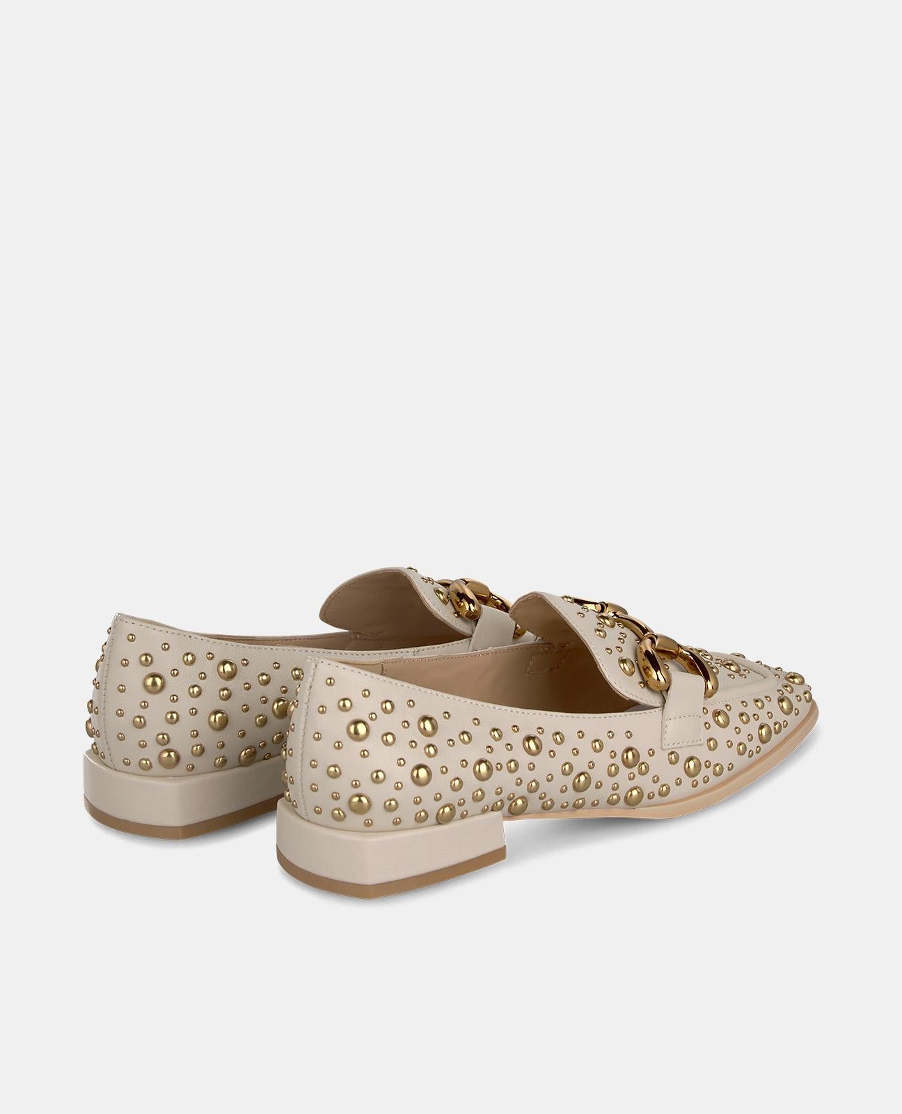 MOCASSIM COM TACHAS