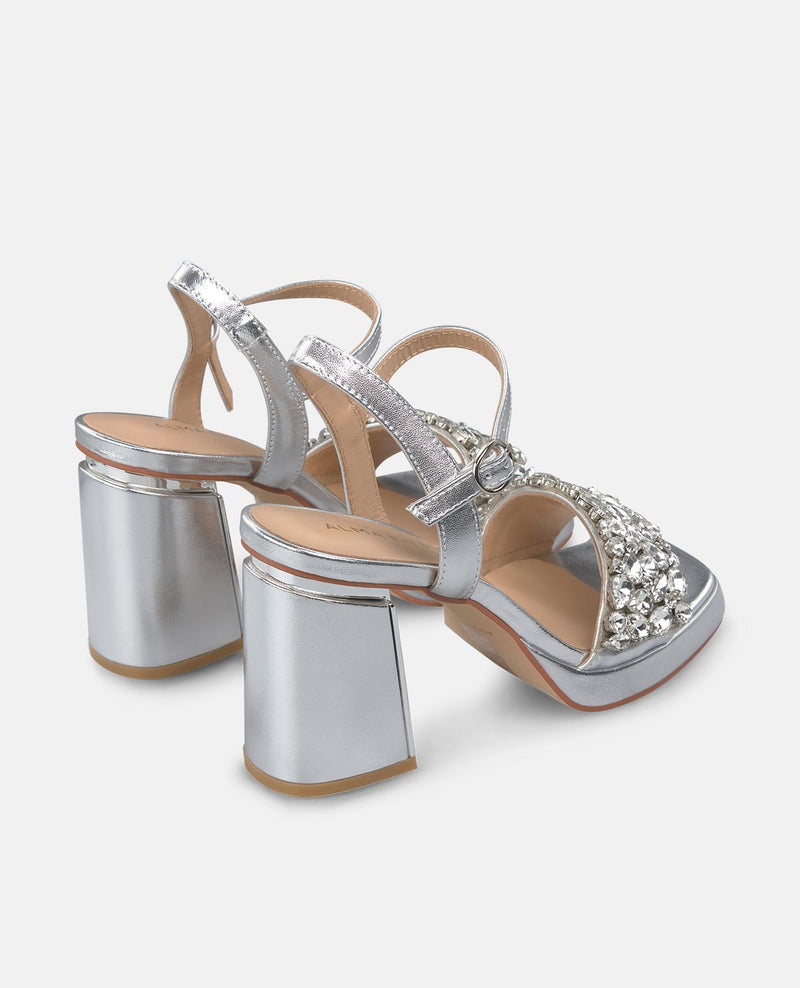 SANDÁLIA DE TIRA LARGA COM STRASS