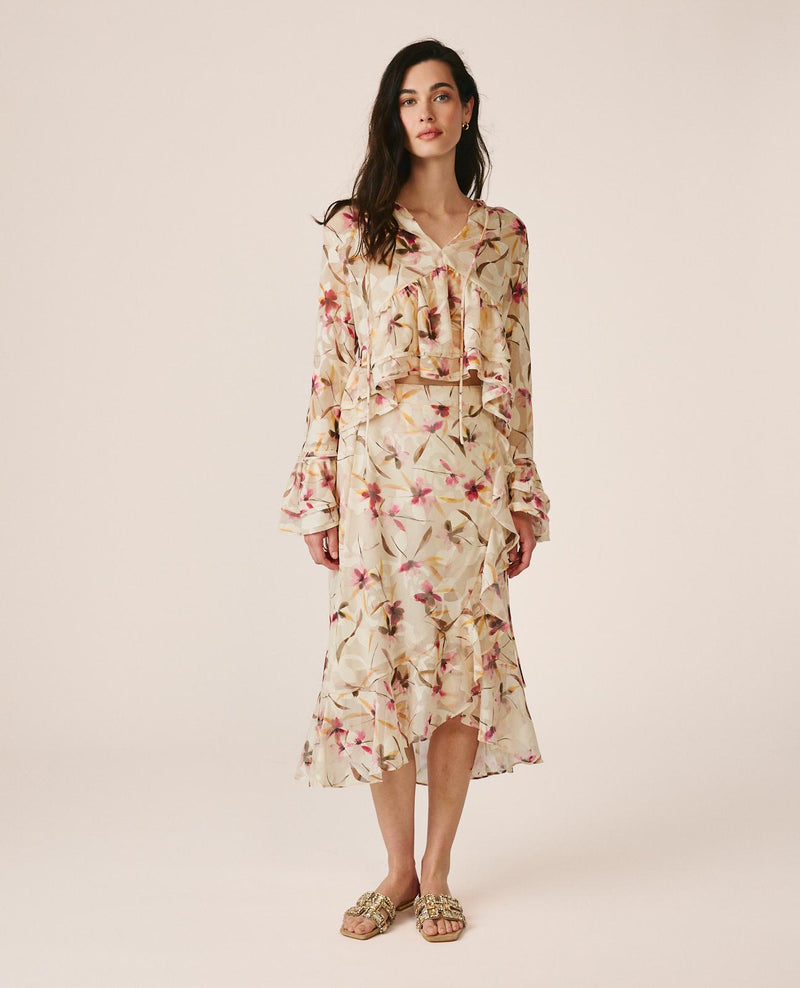 FLOWING FLORAL BLOUSE