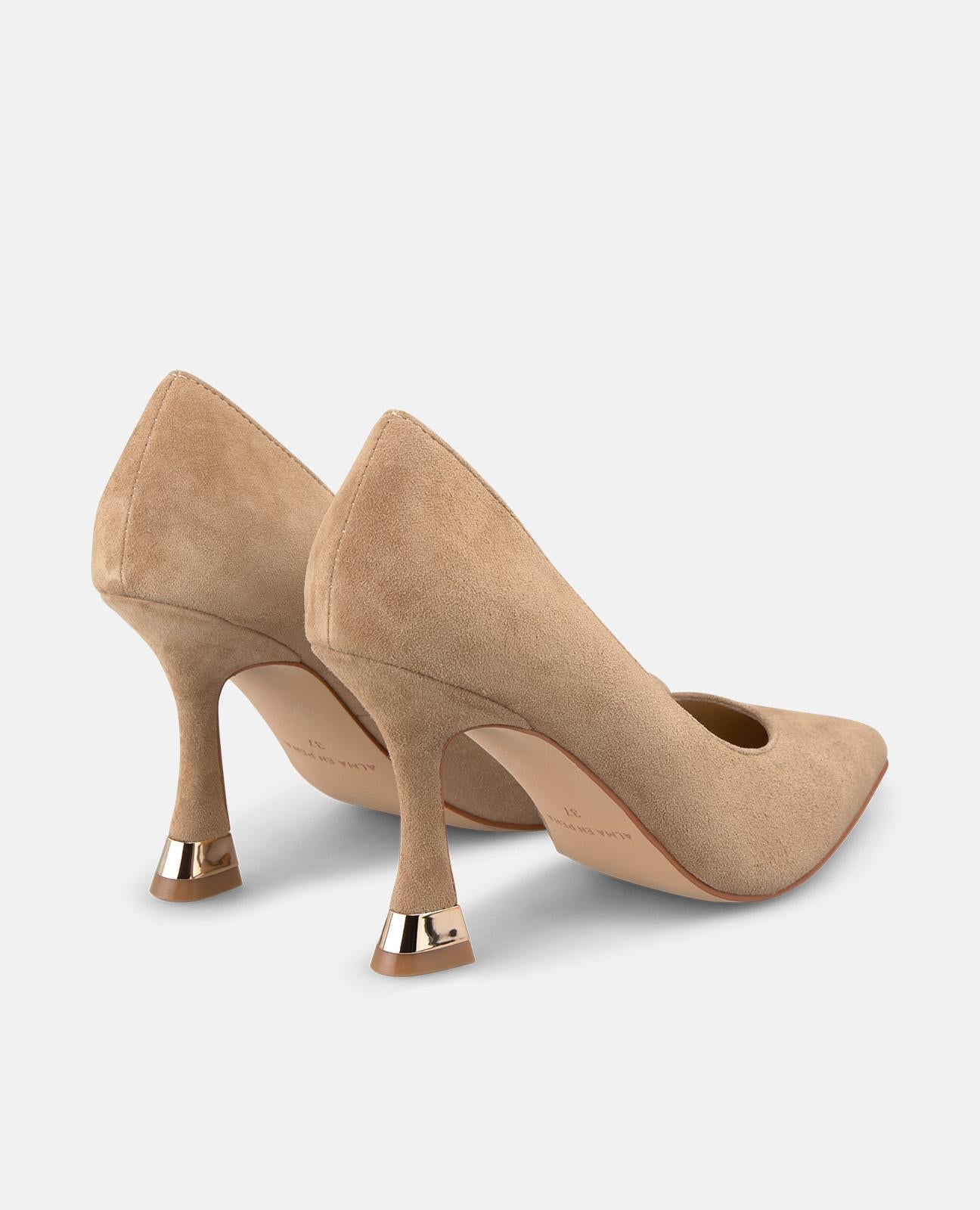 CHAUSSURES HAUTES À BOUT POINTU