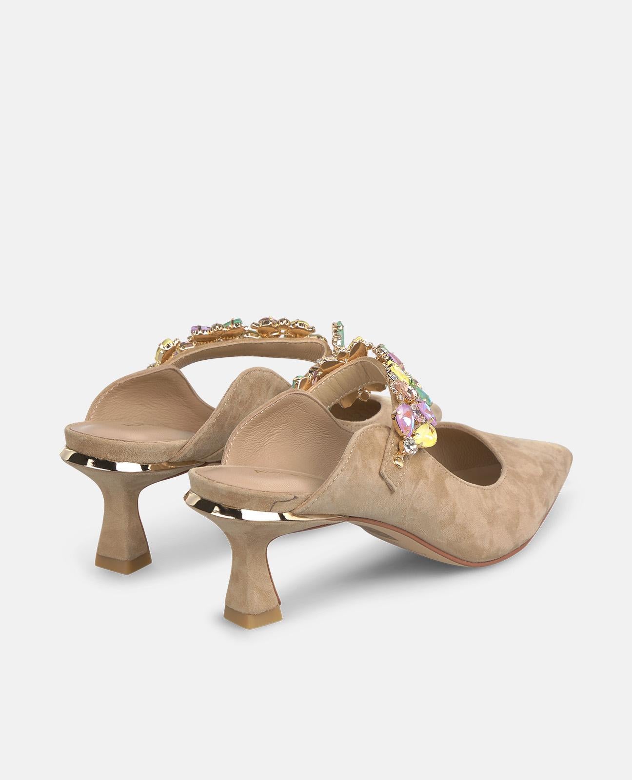 SALON MIT PEDRIA-STREIFEN