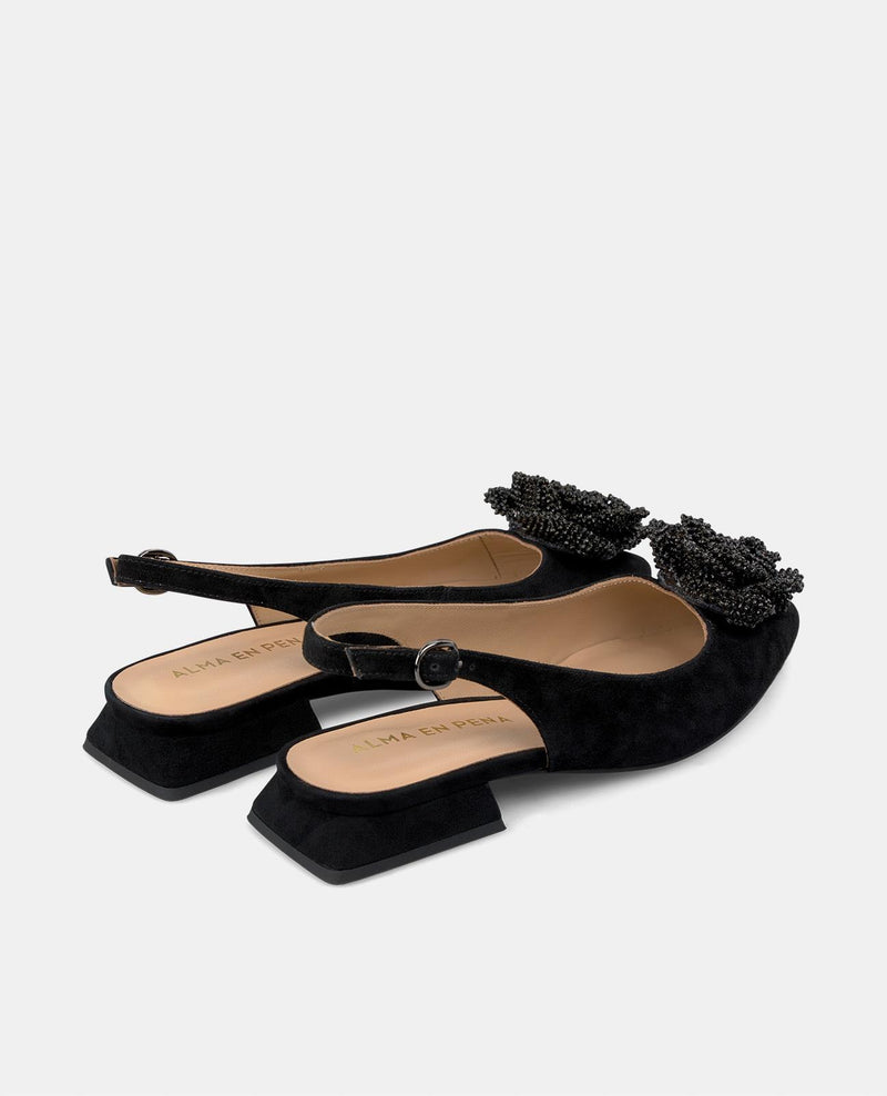 CHAUSSURE PLATE AVEC FLEUR