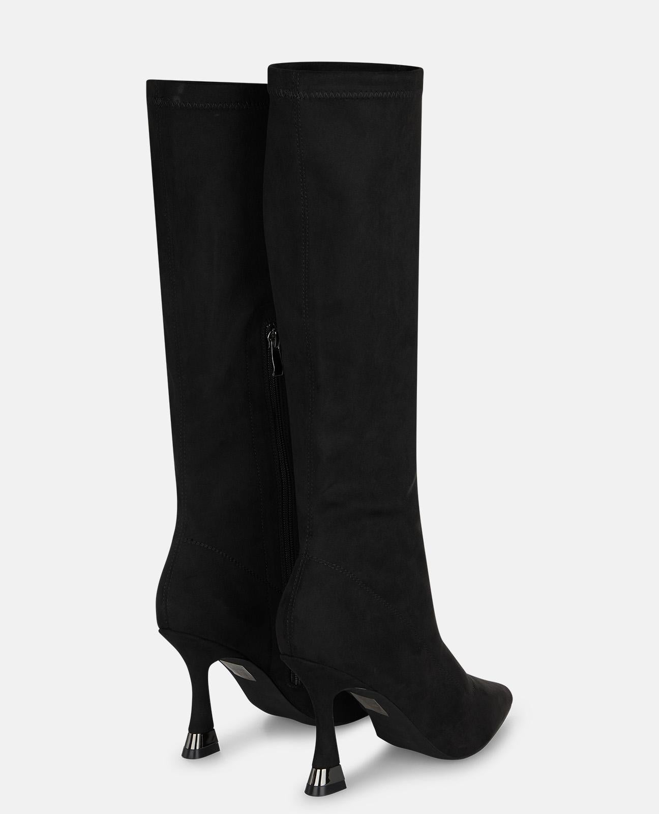 BOTA AJUSTADA TACÓN AGUJA