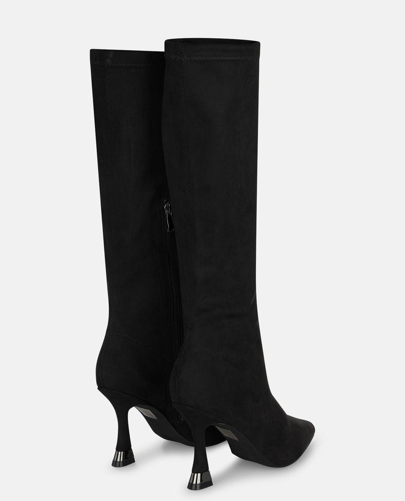 BOTA AJUSTADA TACÓN AGUJA