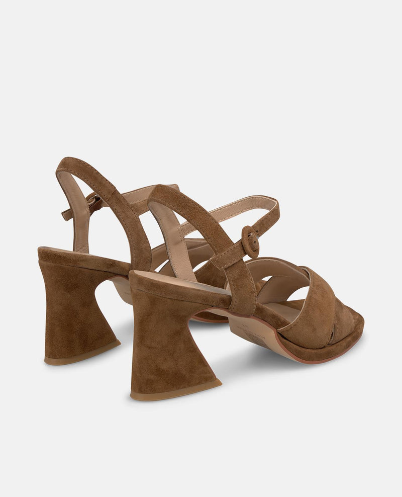 SANDALIA TIRAS DELANTERAS