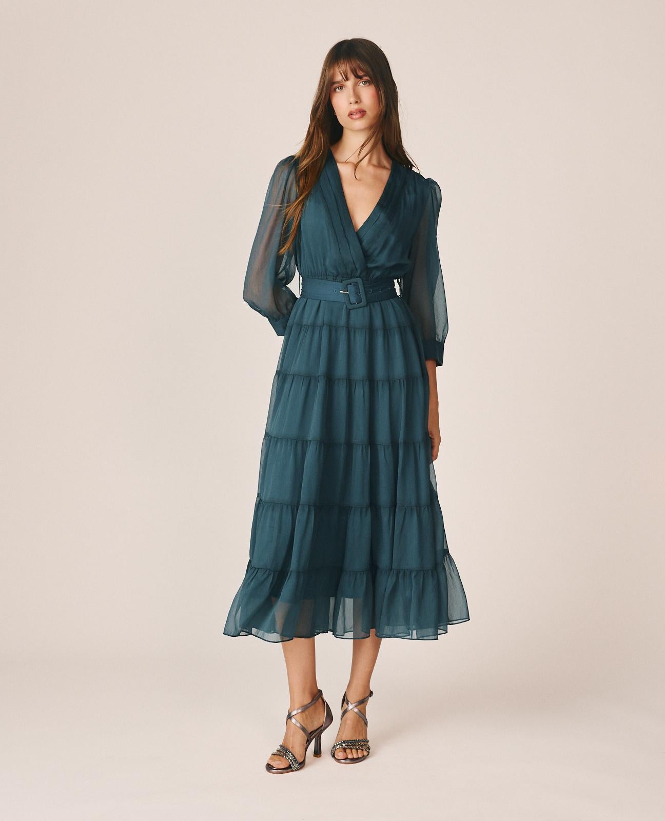 VESTIDO MIDI CON ESCOTE CRUZADO