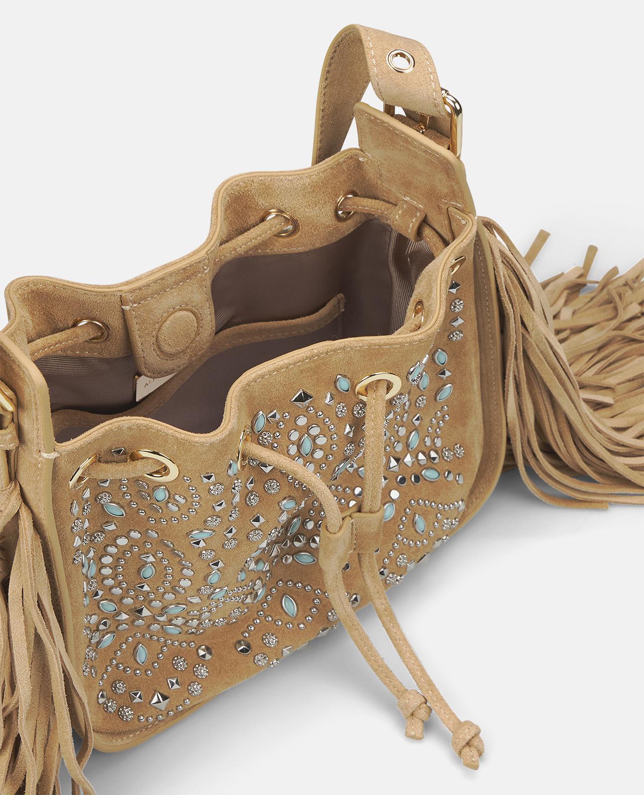 BOLSO TACHAS CON FLECOS