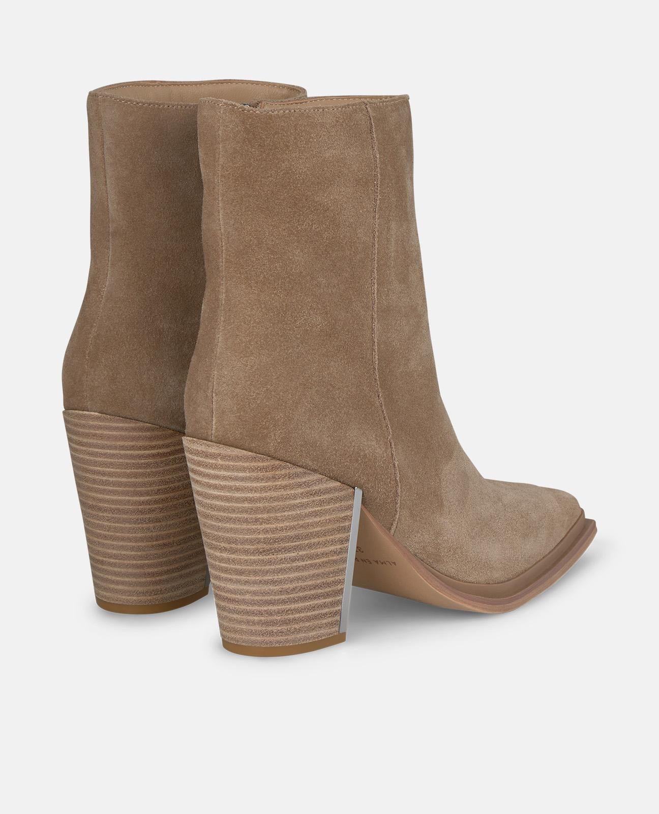 BOTTES DE CHEVILLE HAUTES À TALON LARGE