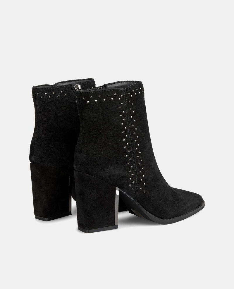 BOTTE DE CHEVILLE CLOUTÉE À FERMETURE ÉCLAIR LATÉRALE