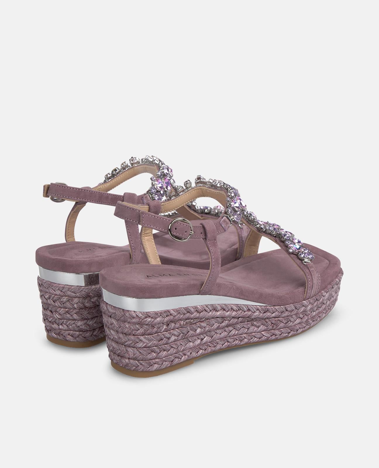 SANDALIA DE ESPARTO ALTURA MEDIA CON TACHAS EN T