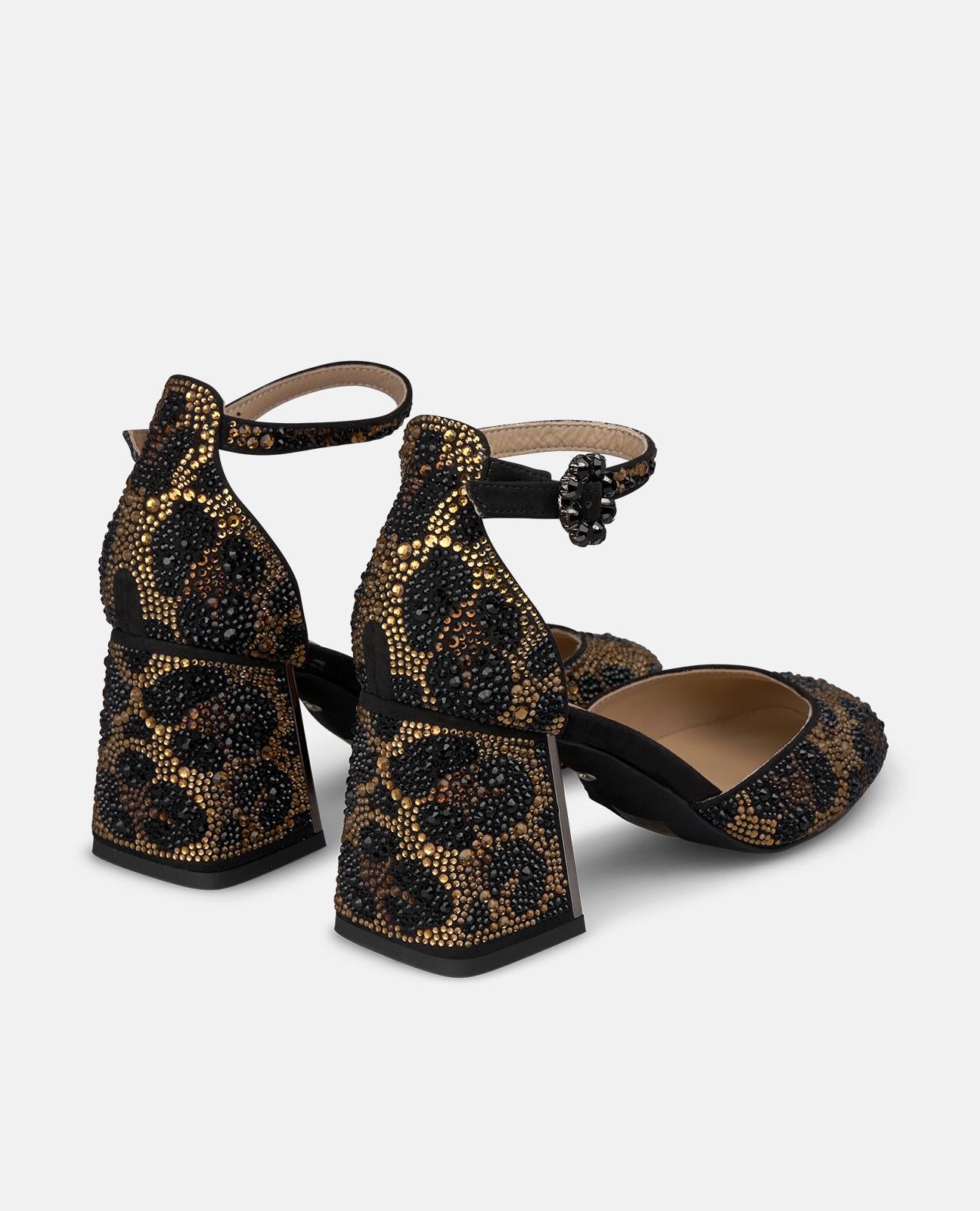 ZAPATO TACÓN ANIMAL PRINT CON PULSERA