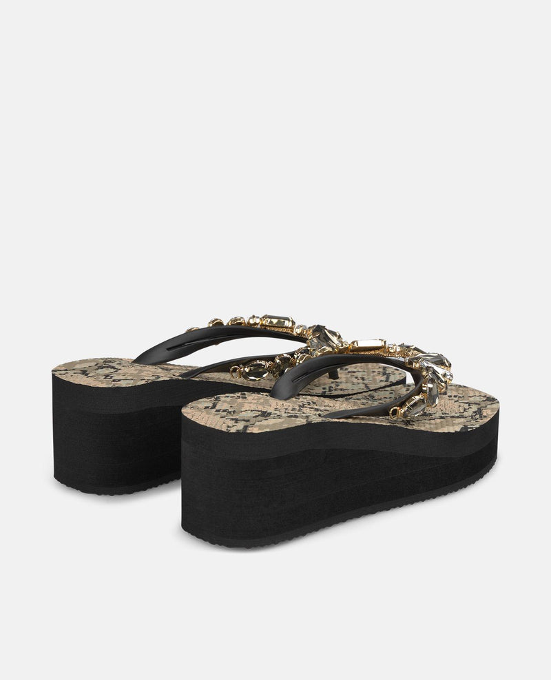 CHINELO COM PORMENORES DE JÓIAS