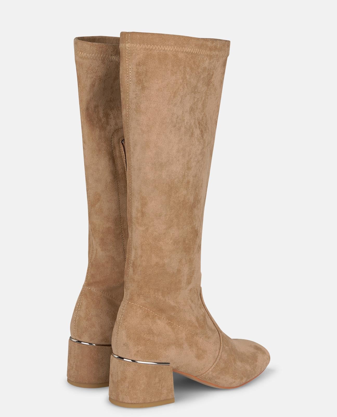 BOTA ALTA DE TACÓN