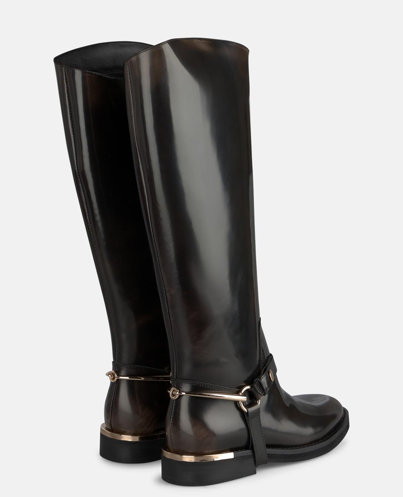 BOTA PLANA DETALLES METALIZADOS