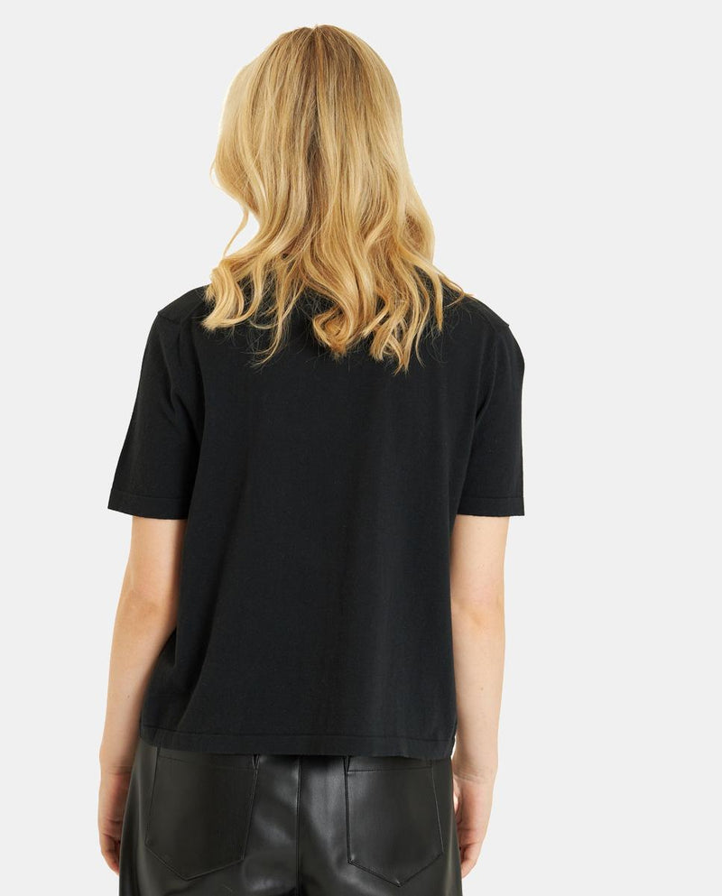 CAMISETA CON CUELLO PEDRERÍA