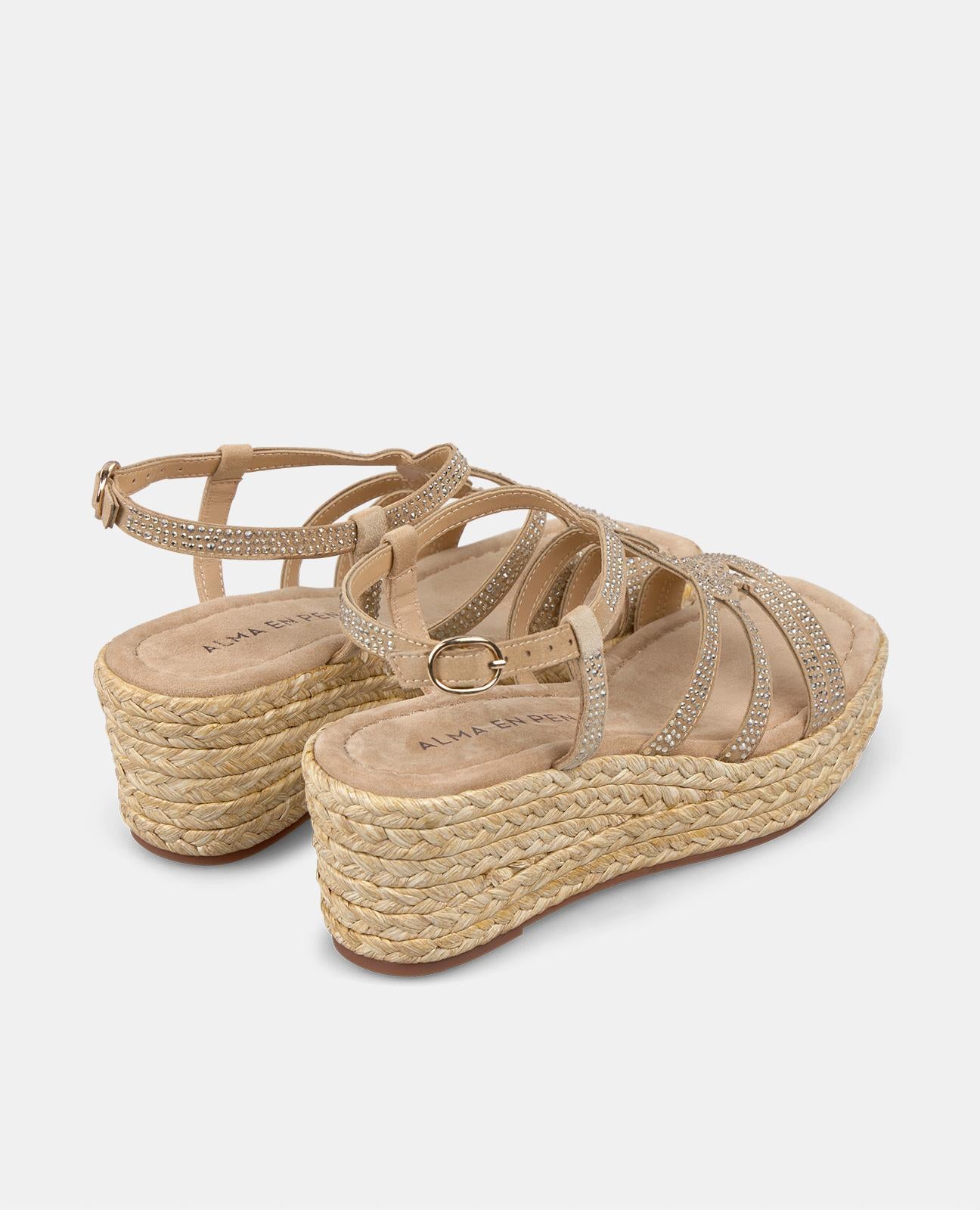 SANDALIA CON CUÑA MEDIA