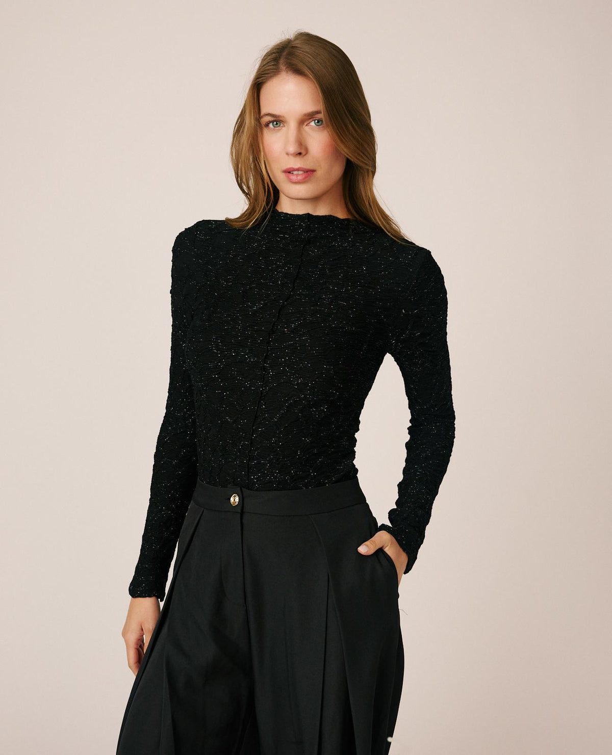 TOP TEXTURIZADO CUELLO PERKINS