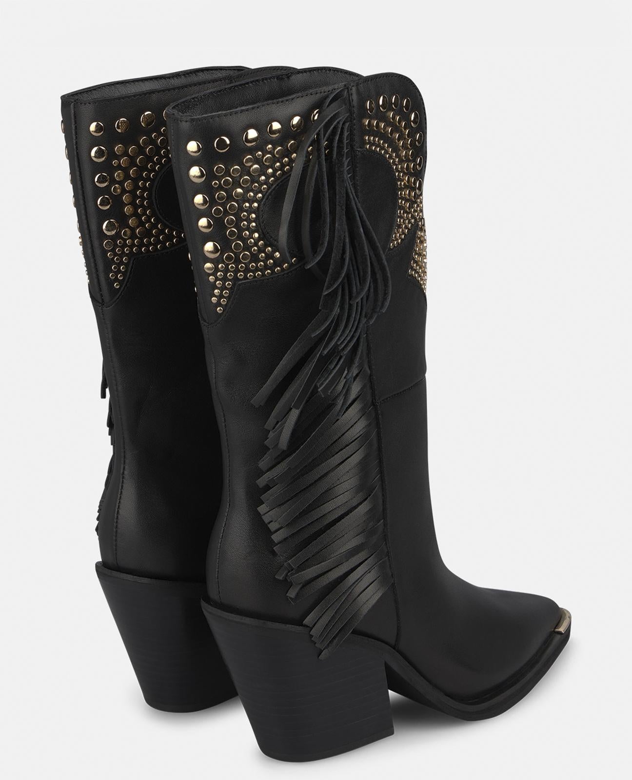 BOTA COWBOY DE PIEL CON TACHAS METÁLICAS
