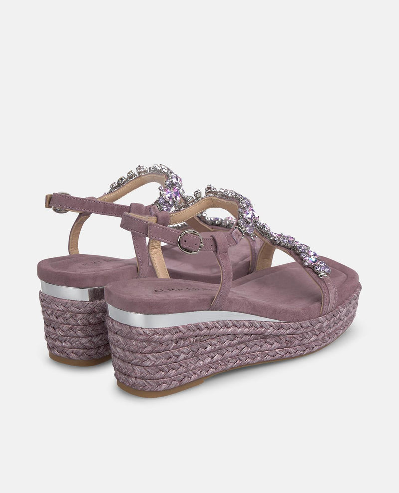 SANDALIA DE ESPARTO ALTURA MEDIA CON TACHAS EN T