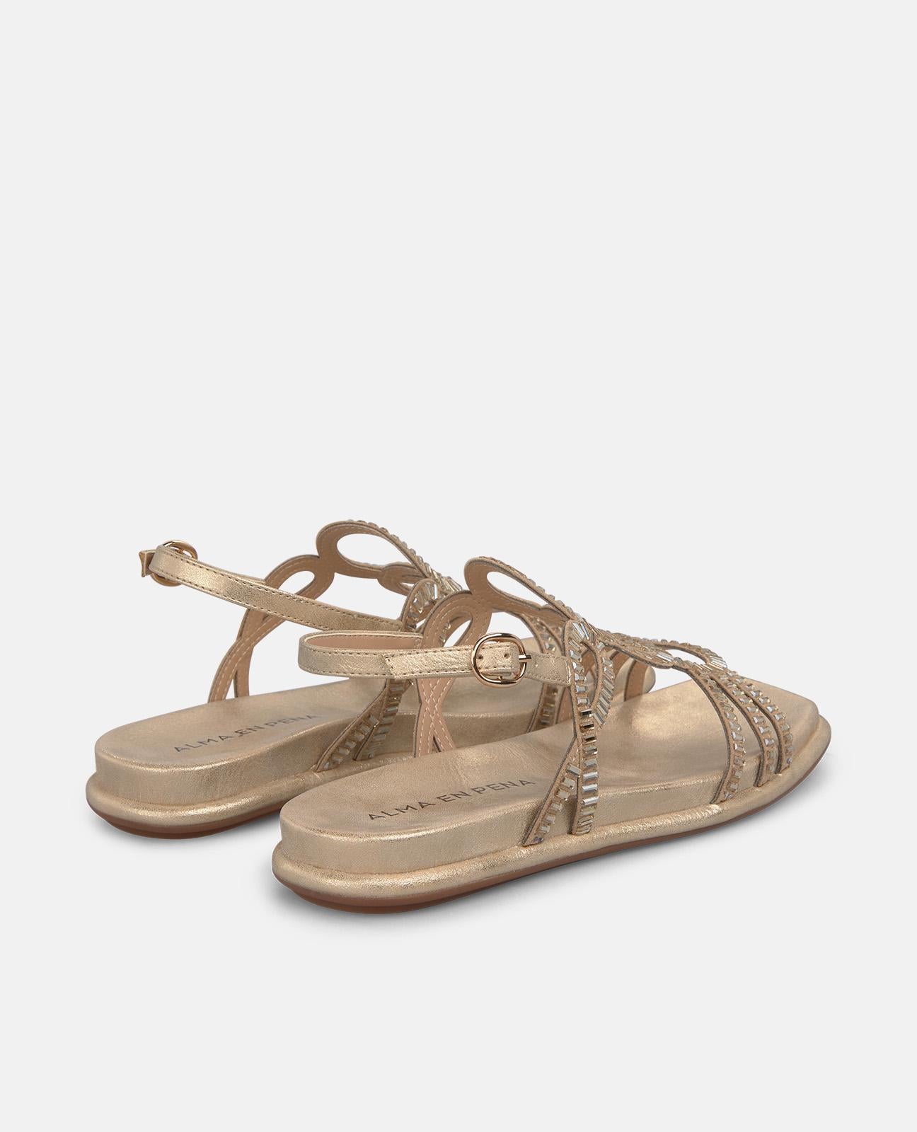 Sandália de salto alto com tiras entrelaçadas