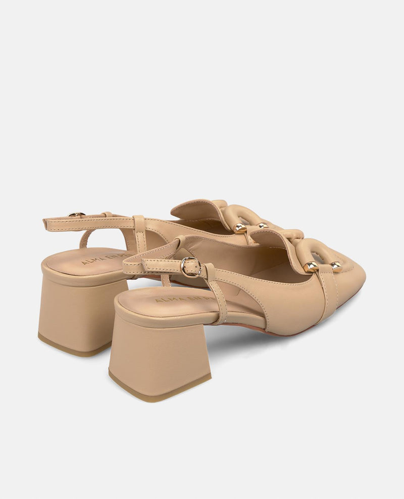 PORMENOR DO SAPATO DE SALTO ALTO