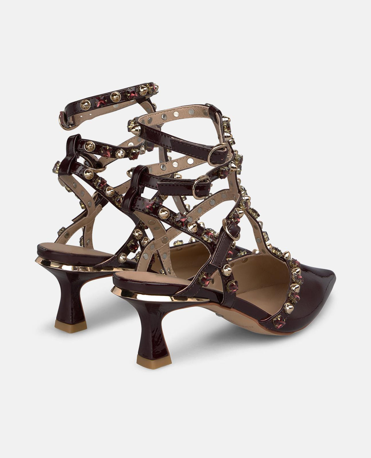 ZAPATO DESTALONADO CHAROL CON HEBILLAS