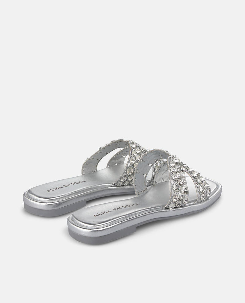 SANDALIA PLANA TIRAS ADORNO