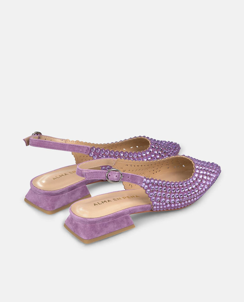 DÉTAILS DE LA CHAUSSURE PLATE