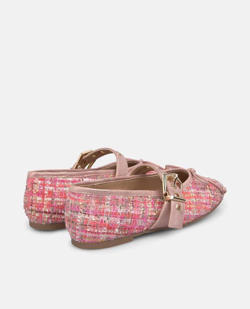 SANDÁLIA RETA COM DETALHE DE FIVELA