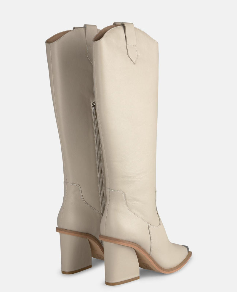 BOTA TACÓN CON TEXTURA