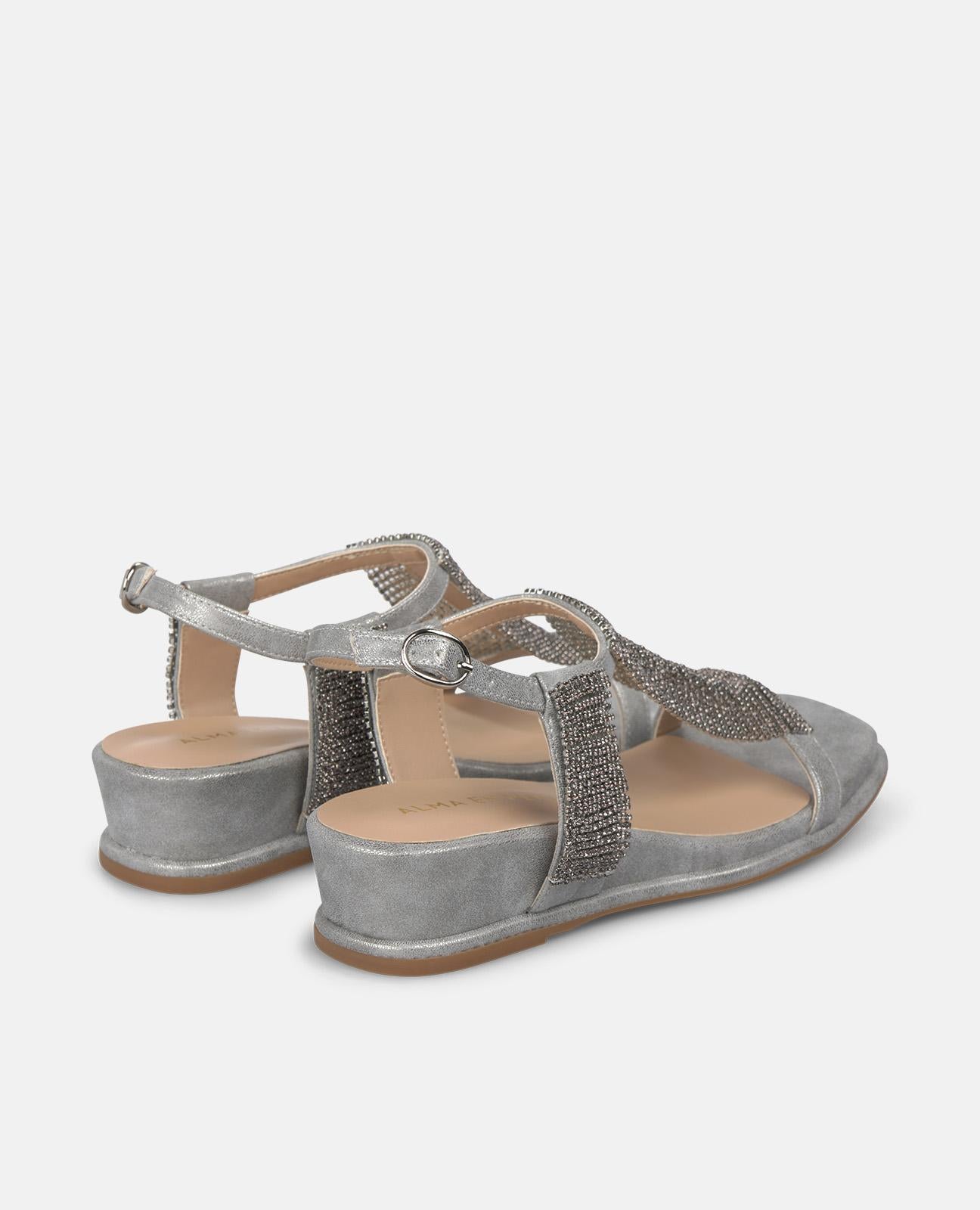 SANDALIA DE CUÑA BAJA CON ADORNO FRONTAL